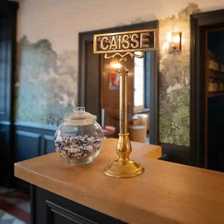 De La Porte Bellon Otel Senlis (Oise)