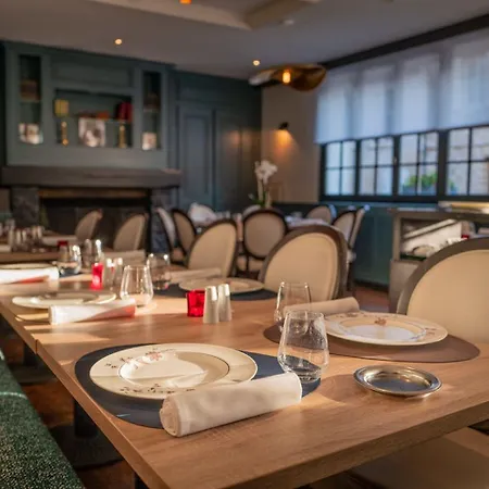 Otel De La Porte Bellon 3*